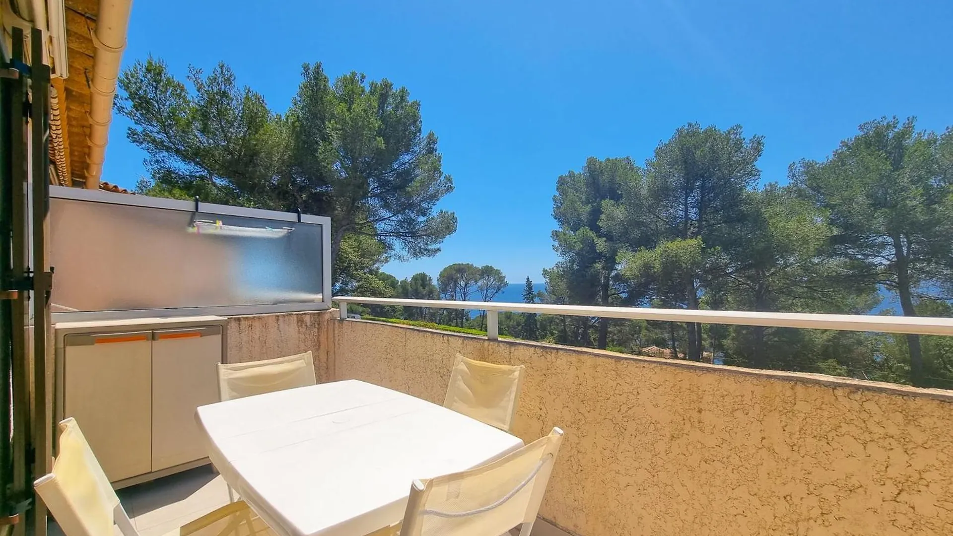 Seafront Apartment 4 People In Domain - 2 Pools Сен-Рафаэль