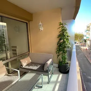 Terrasse A 1min Des Plages Appartement
