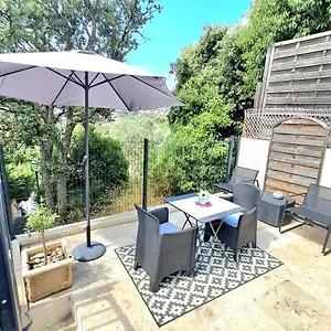 Rénové Avec Terrasse St Raphael Hébergement de vacances